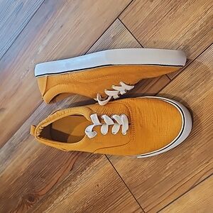 UNIVERSAL THREAD Burnt Orange Lace Up Sneakers